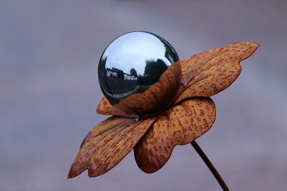 Reflective flower